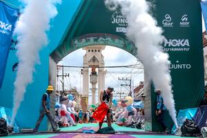 BIB: 
                            <button type="button" onclick="openModal(24868103)" class="btn btn-primary btn-sm float-right btn-popup" data-toggle="modal" data-target=".modal-high-quality">
                        <i class="fas fa-shopping-cart"></i> Add to Cart
                    </button>
                                            <button type="button" onclick="isThisMe(24868103, true)" class="btn btn-success btn-sm float-right btn-popup btn-isme hidden" data-toggle="tooltip" data-placement="bottom" title="นี่คือรูปของคุณใช่ไหม คลิกที่นี่เพื่อเอาเข้าอัลบั้ม">
                        <i class="fas fa-plus"></i> Add to album
                    </button>
                    <button type="button" onclick="isThisMe(24868103, false)" class="btn btn-warning btn-sm float-right btn-popup btn-isnotme hidden">
                        <i class="fas fa-ban"></i> Remove from album
                    </button>